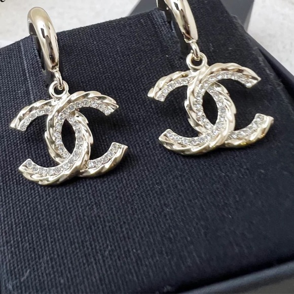 CHANEL earrings - Picture 4 of 5